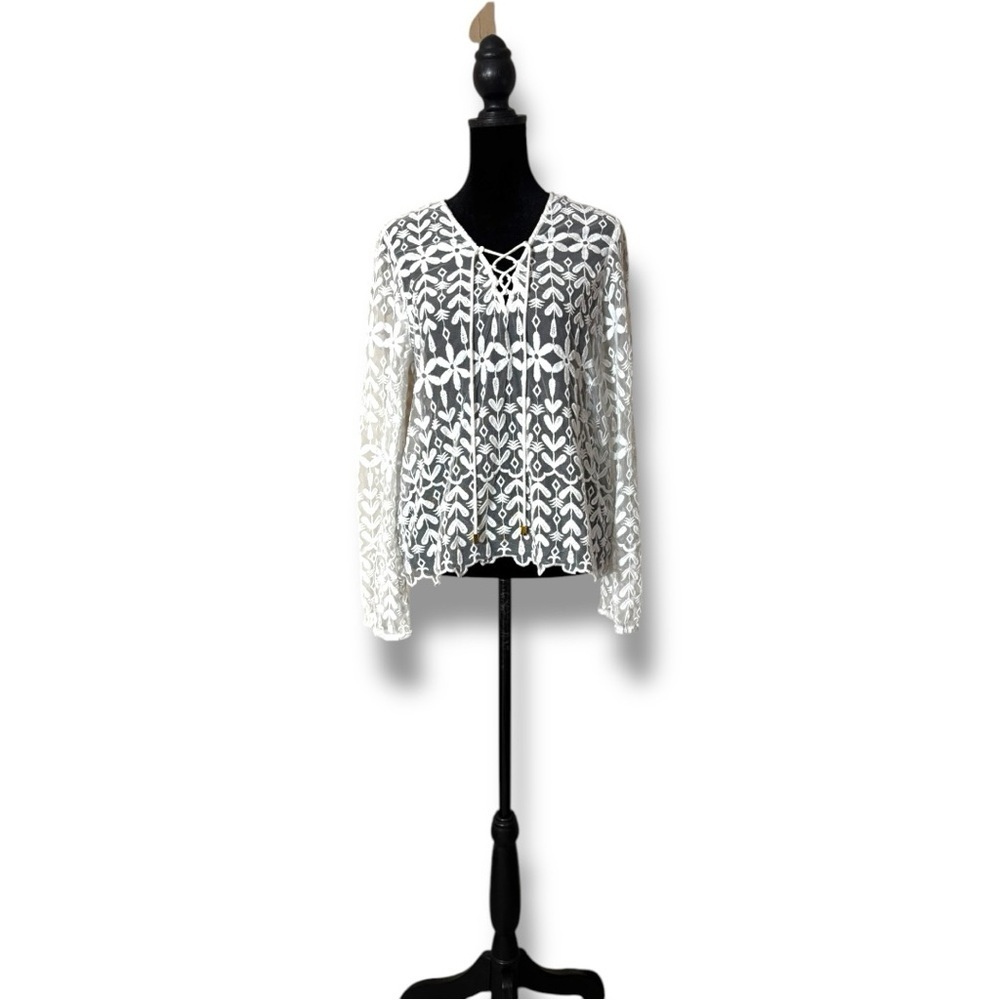 River Island Sheer Lace Up Front Floral Lace Design Long Sleeve Blouse in White - Picture 10 of 15